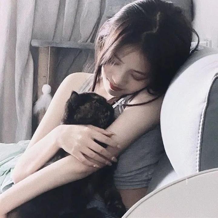 黑珍珠艾曼妞